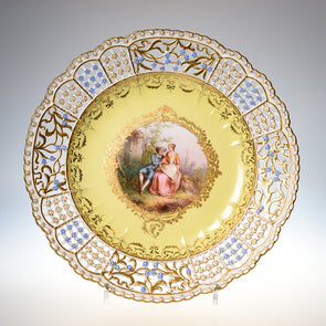 A wonderful Meissen reticulated plate decorated with a scene of courting couple - Antique and Interior Innovations